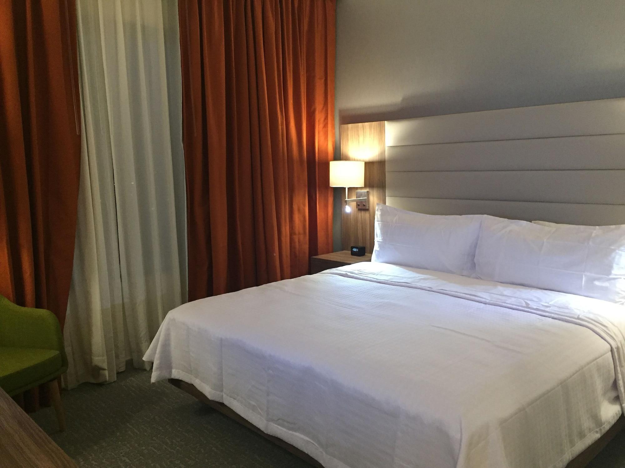 Fiesta Inn Suites Aeropuerto Del Bajio Silao Dış mekan fotoğraf
