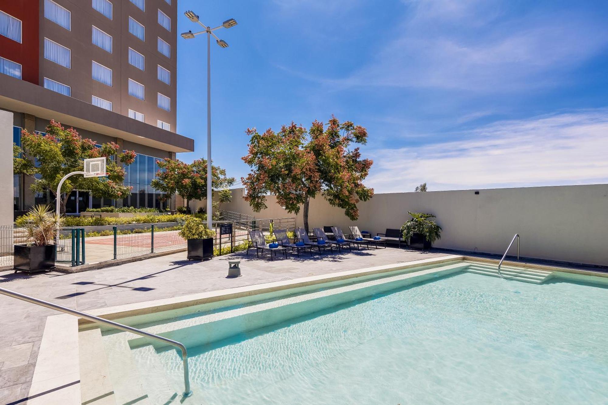 Fiesta Inn Suites Aeropuerto Del Bajio Silao Dış mekan fotoğraf