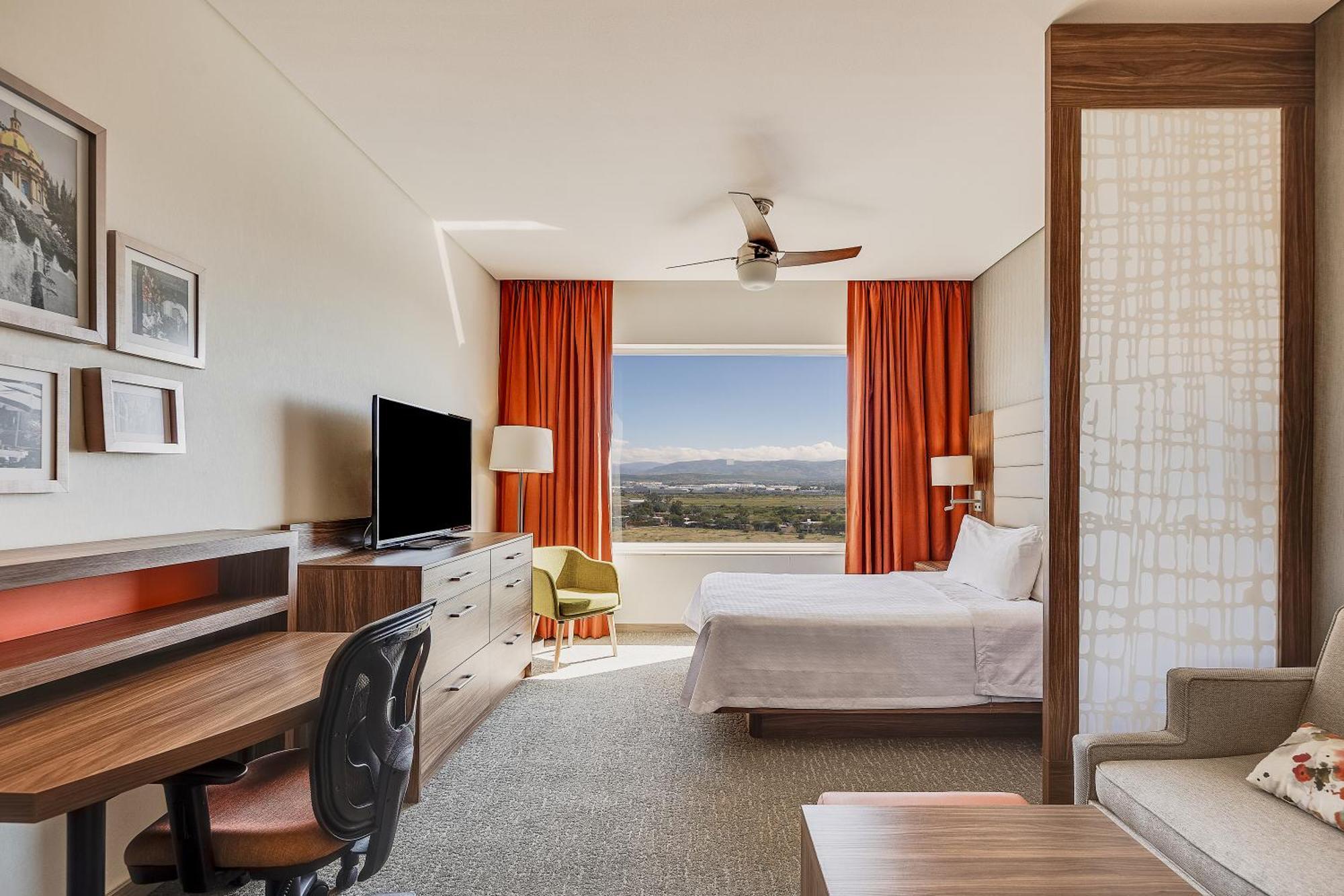 Fiesta Inn Suites Aeropuerto Del Bajio Silao Dış mekan fotoğraf