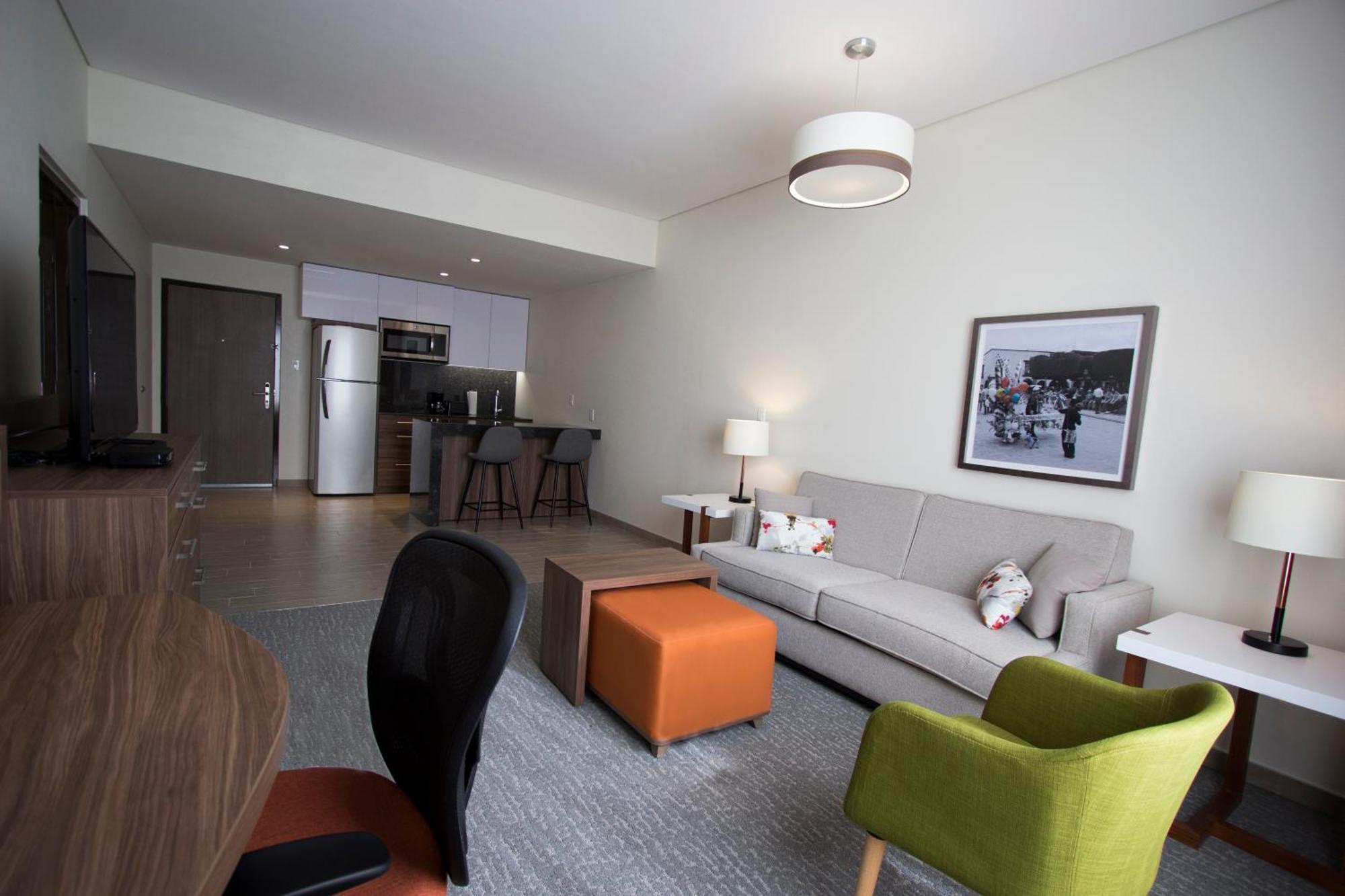 Fiesta Inn Suites Aeropuerto Del Bajio Silao Dış mekan fotoğraf