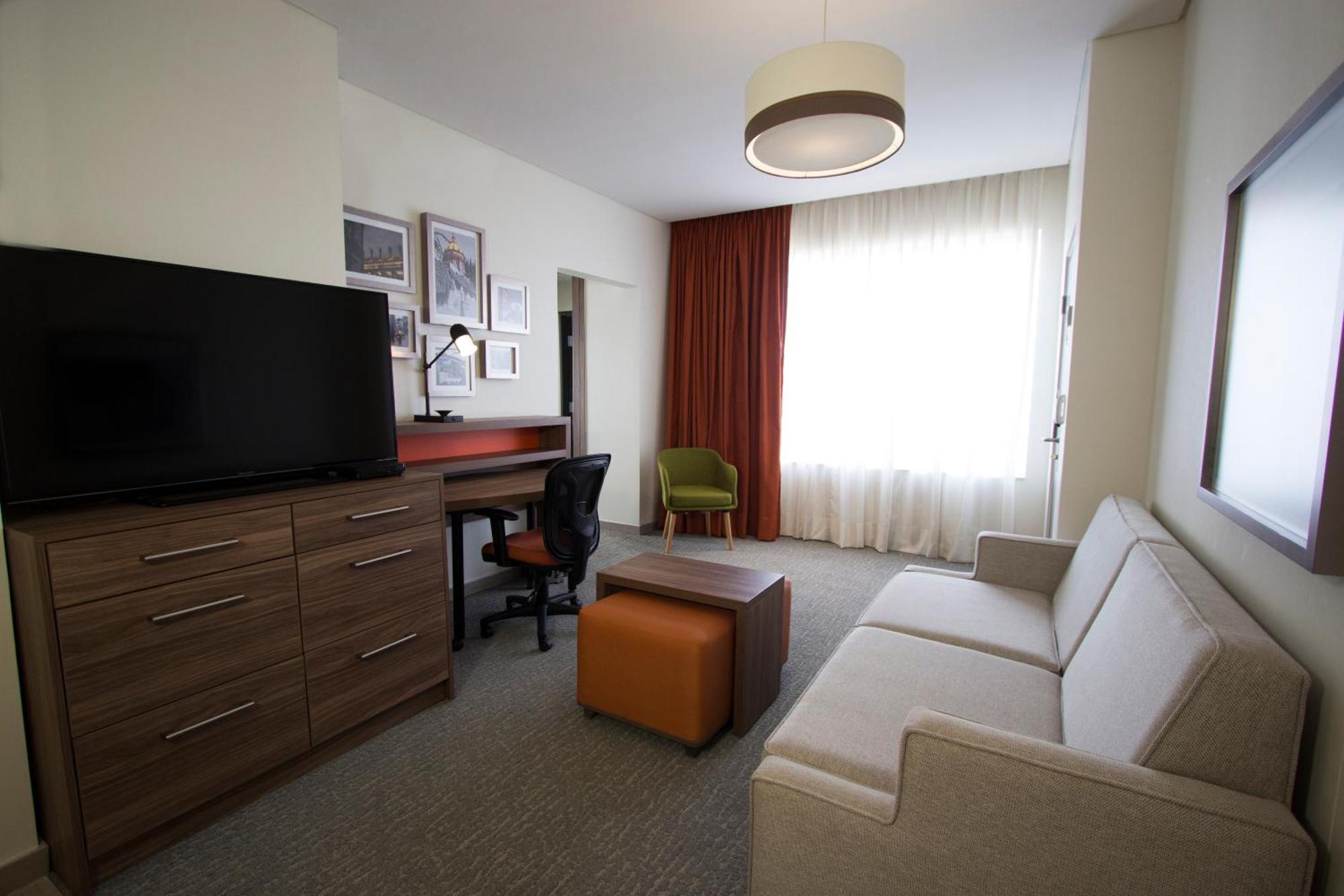 Fiesta Inn Suites Aeropuerto Del Bajio Silao Dış mekan fotoğraf